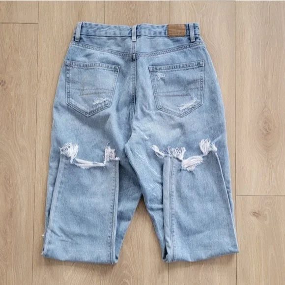 American Eagle curvy mom jeans distressed light wash size 6 regular - Picture 12 of 14